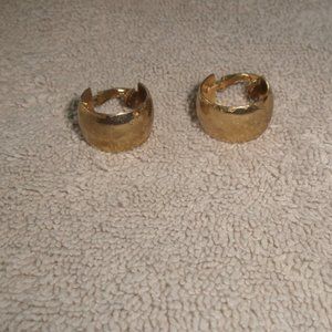 L.H. Segal California clip earrings gold tone etched hoops
